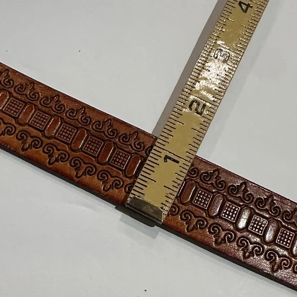Vintage Brown tooled Leather Patterned Belt with Silver removable buckle 30-39” - Picture 5 of 6